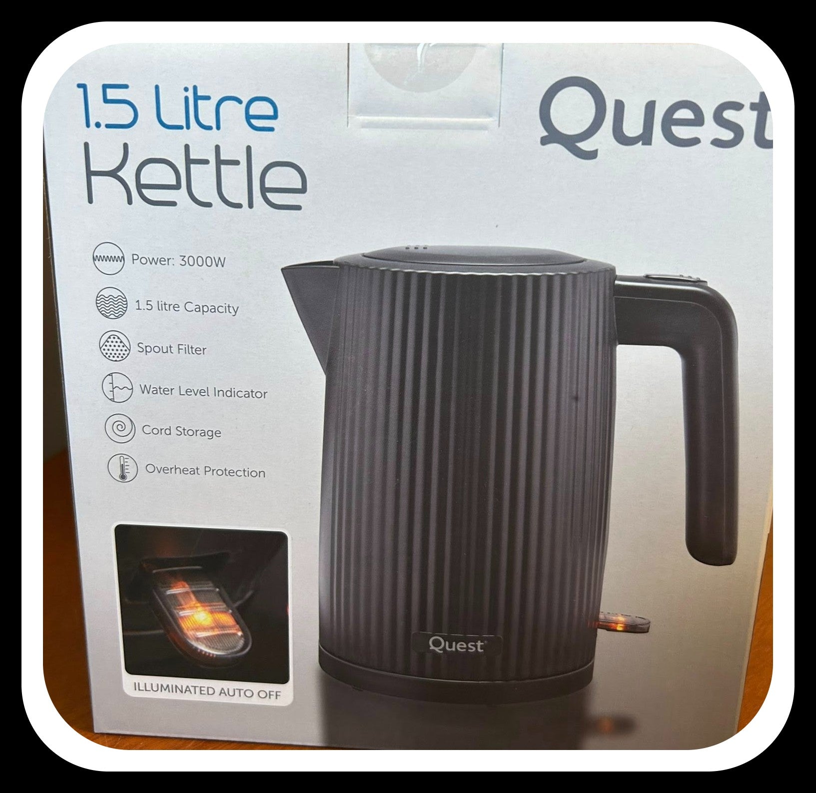 Grooved Kettle fast boil kettle has a 1.5 litre capacity boxed brand new