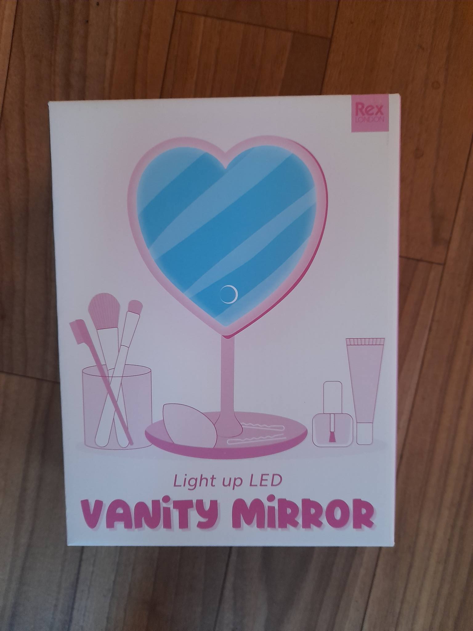 Light Up Vanity Mirror - Heart boxed ideal as a gift