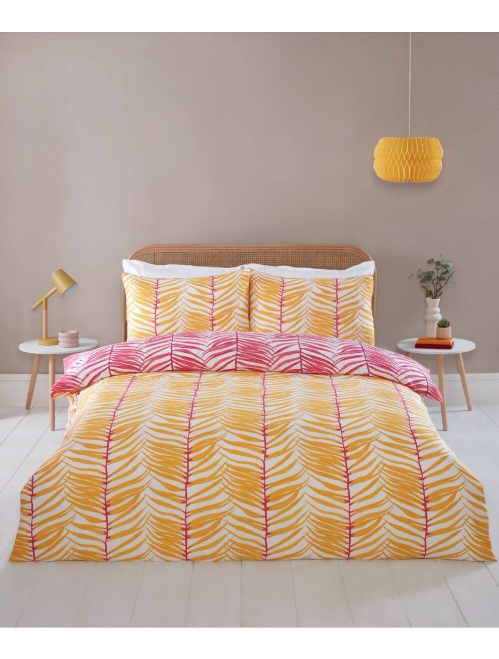 Tropical Trails - Duvet set Single Size. Reversible. Popper Fastening