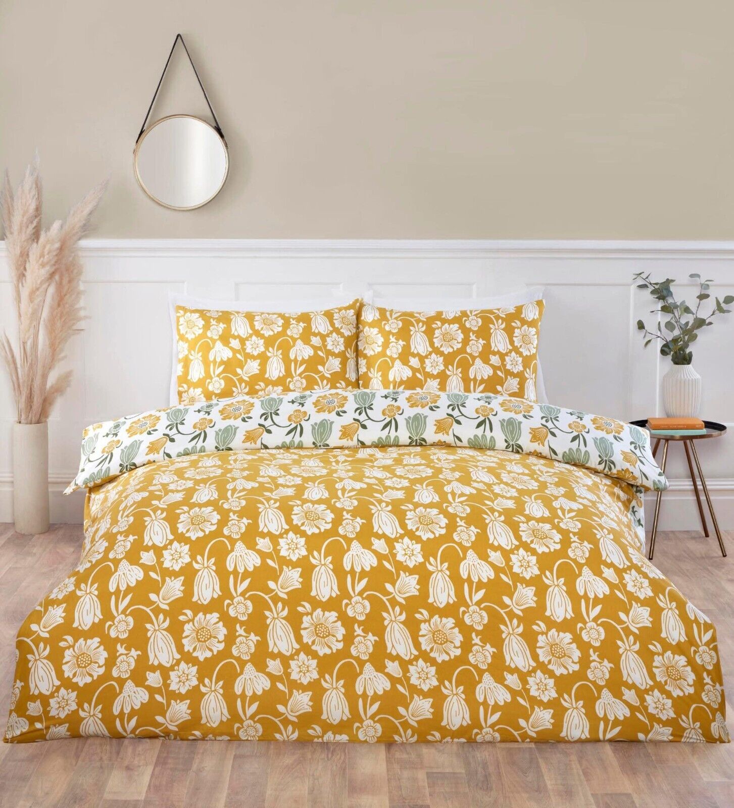 Victorian Bloom Single Size Duvet set.Reversible with 1 pillowcase.Popper Fasten